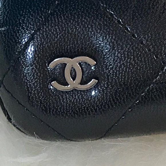 CHANEL Black Quilted 100% Leather Sunglass Case With Silver Logo - Picture 3 of 16